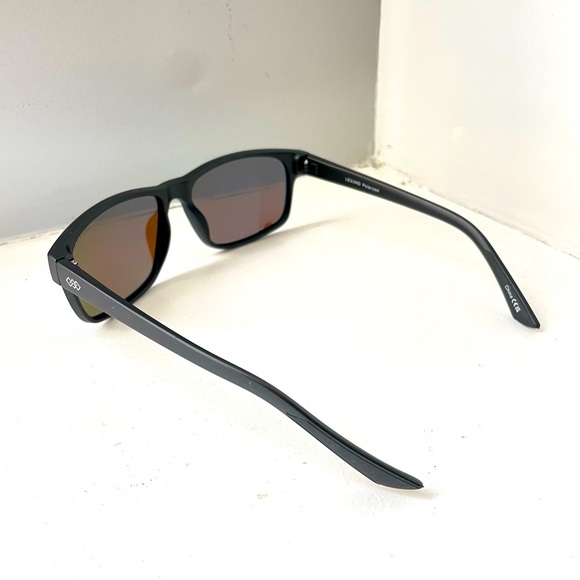 Stylish Men's Attitude Polarized Blue Mirror Sunglasses in Matte Black NWT - Picture 3 of 6